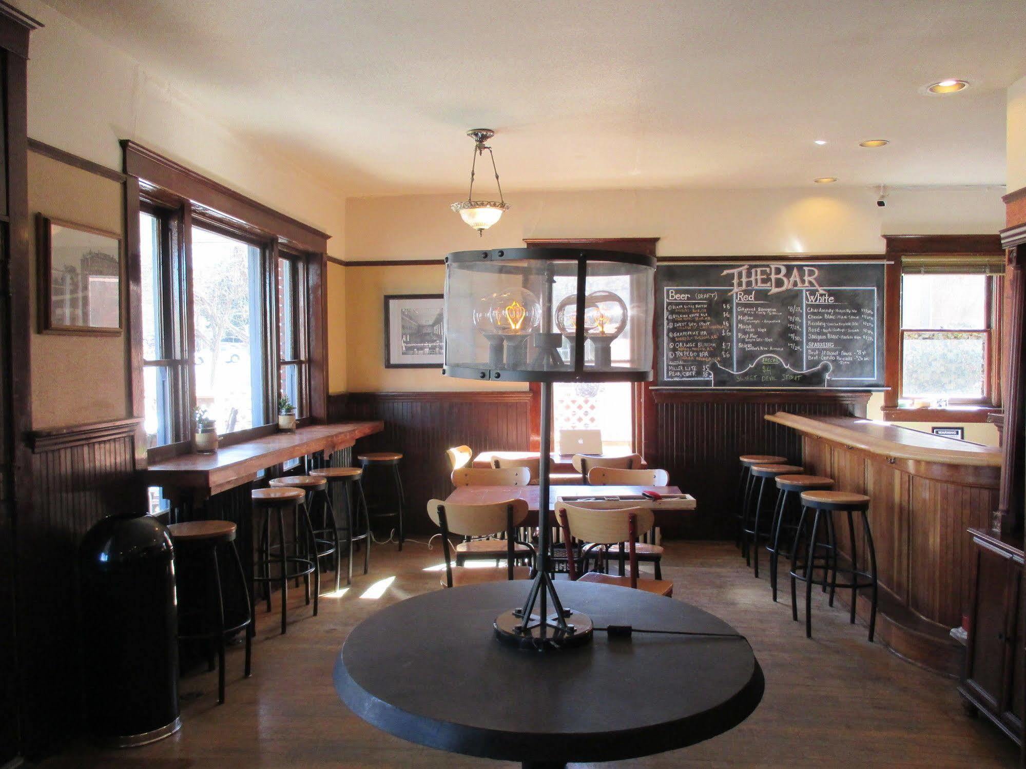 Hotel Vendome Prescott Buitenkant foto